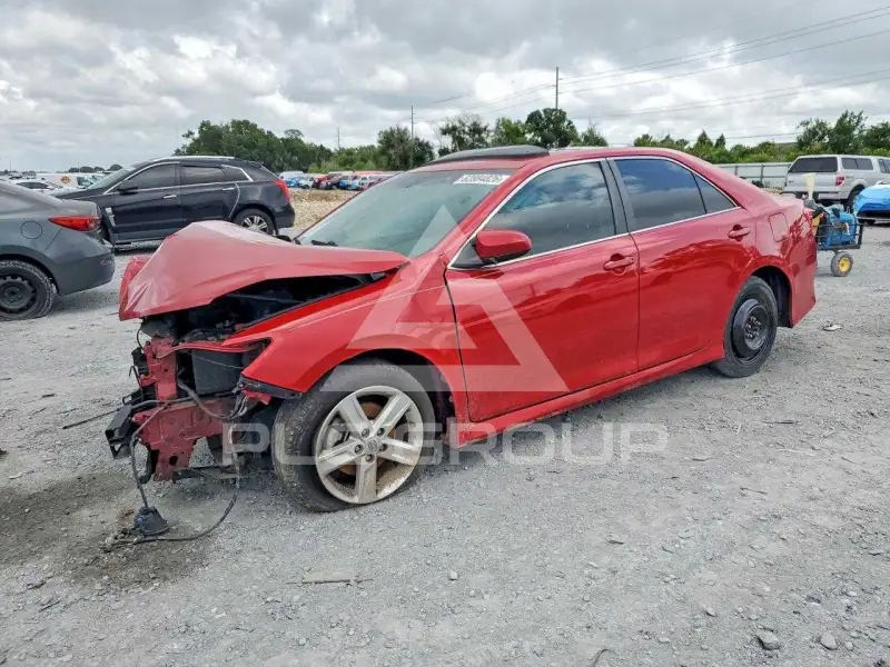 2013 Toyota CAMRY фото