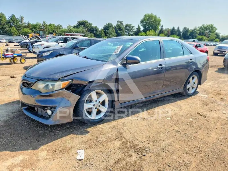 2013 Toyota CAMRY фото