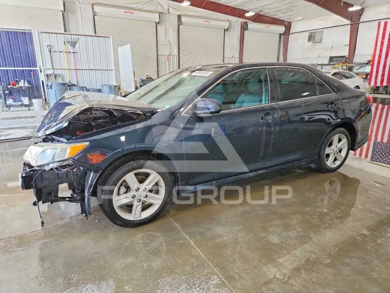 2013 Toyota CAMRY photo