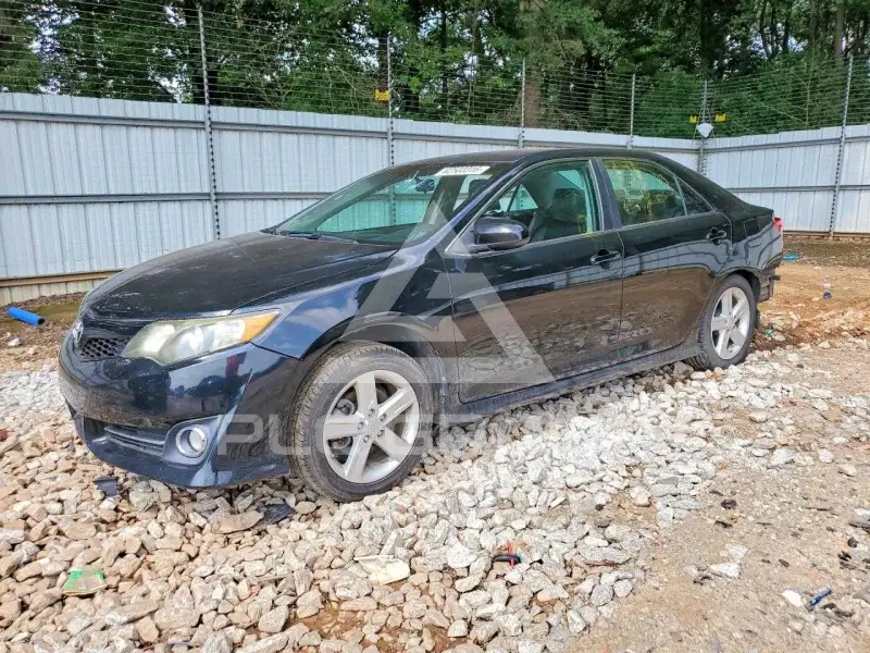 2013 Toyota CAMRY фото