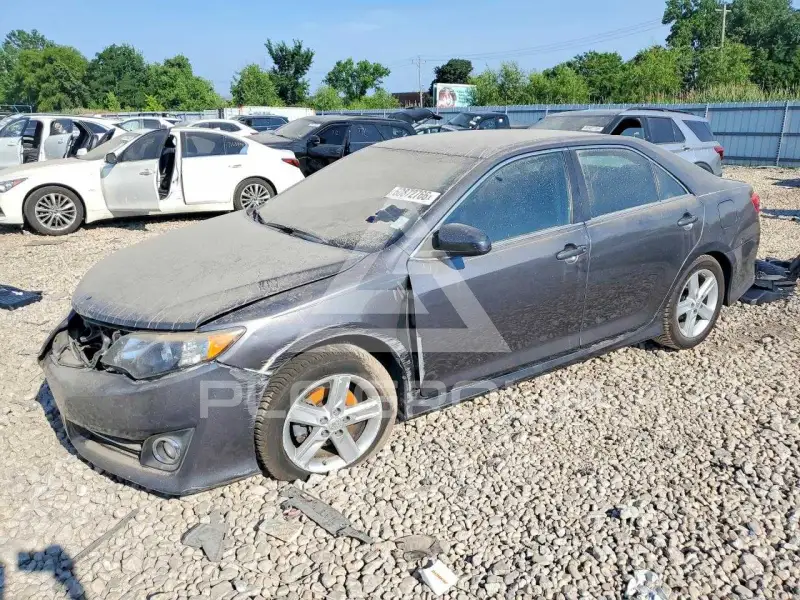 2013 Toyota CAMRY фото