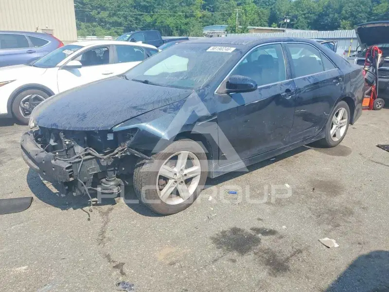 2013 Toyota CAMRY photo