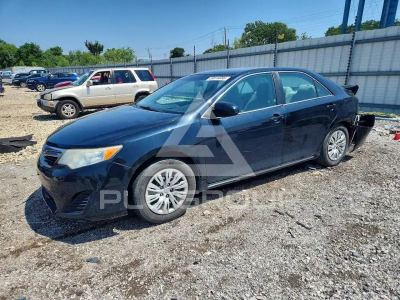 2013 Toyota CAMRY фото