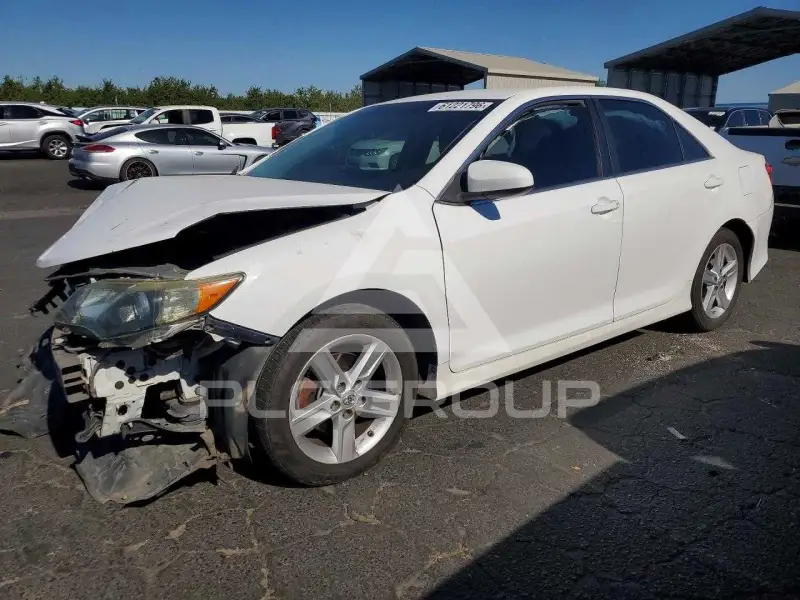 2013 Toyota CAMRY photo