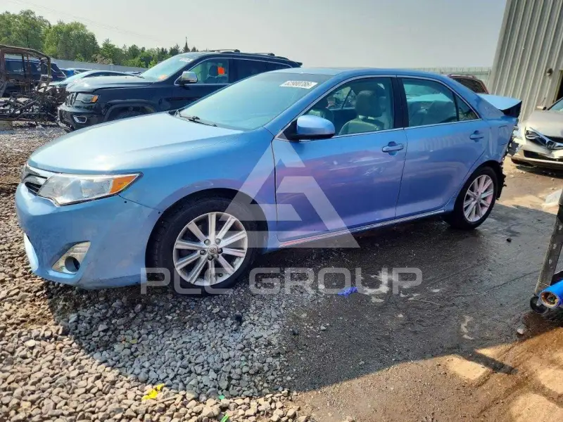 2013 Toyota CAMRY фото