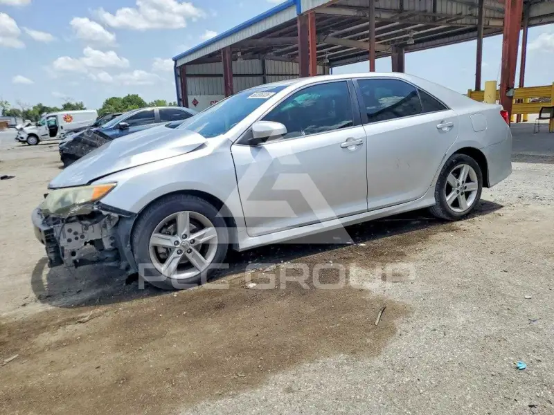 2013 Toyota CAMRY фото