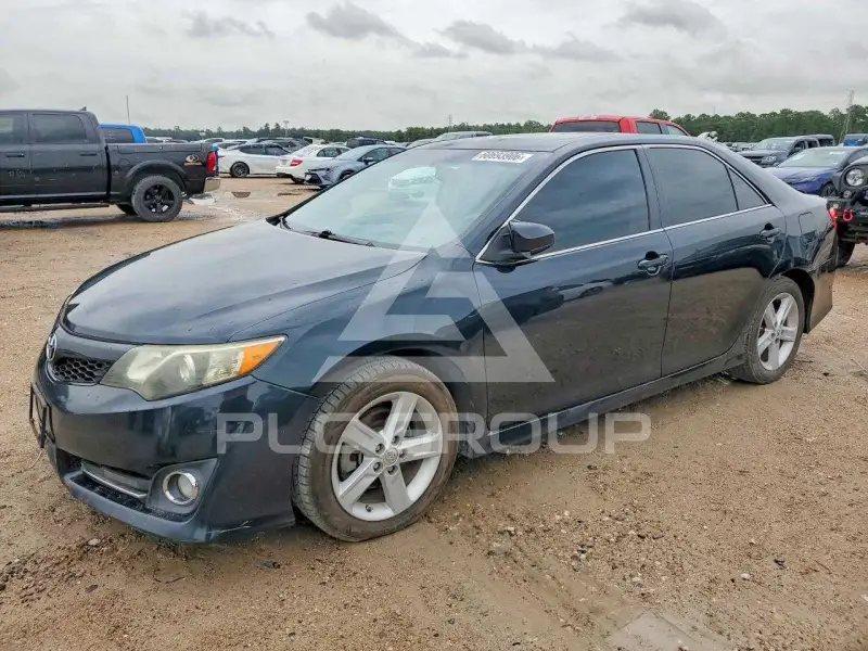 2013 Toyota CAMRY photo