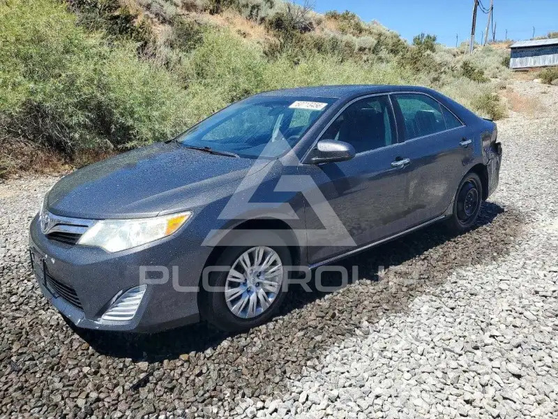 2013 Toyota CAMRY фото