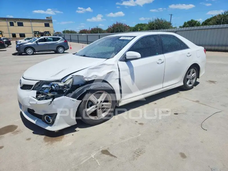 2013 Toyota CAMRY фото