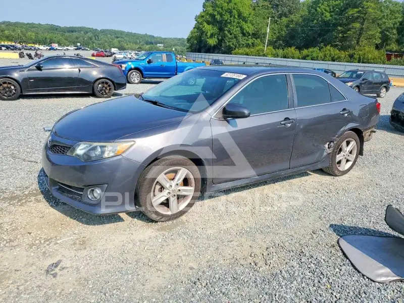 2013 Toyota CAMRY photo