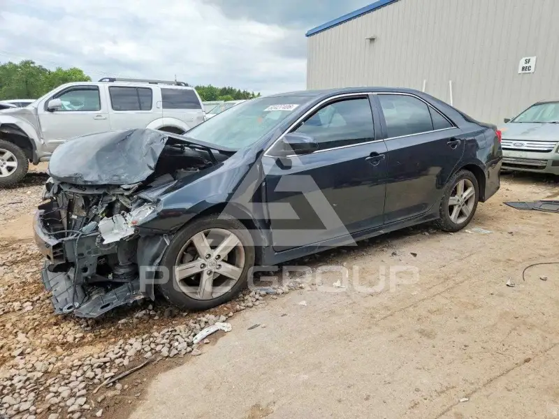 2013 Toyota CAMRY фото