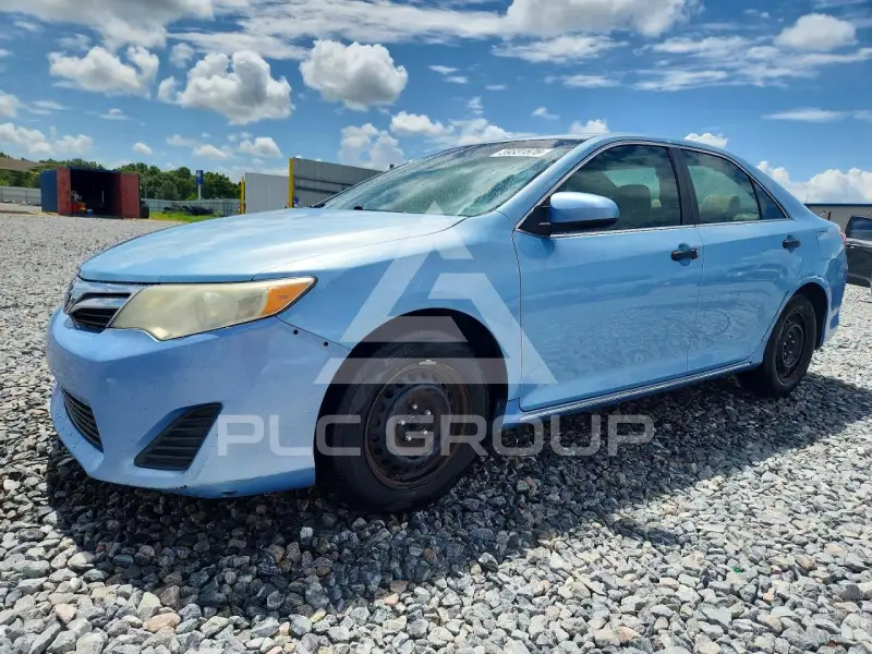 2013 Toyota CAMRY фото