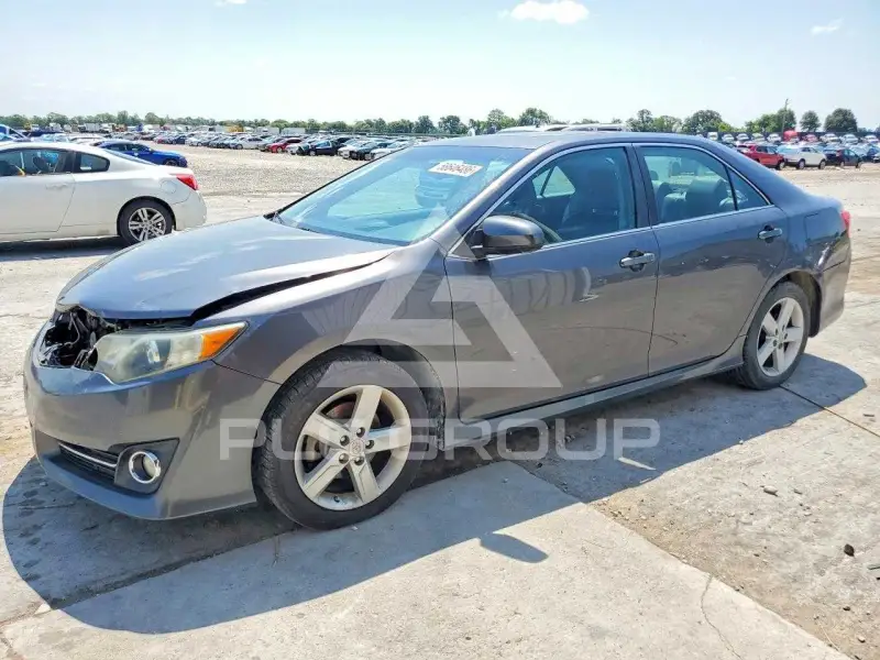2013 Toyota CAMRY фото