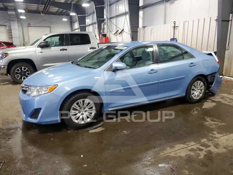 2013 Toyota CAMRY фото
