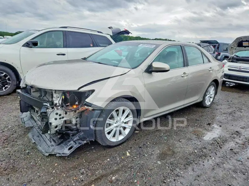 2013 Toyota CAMRY фото