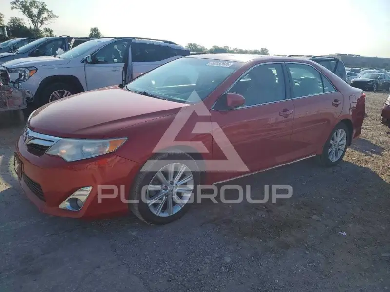 2013 Toyota CAMRY фото