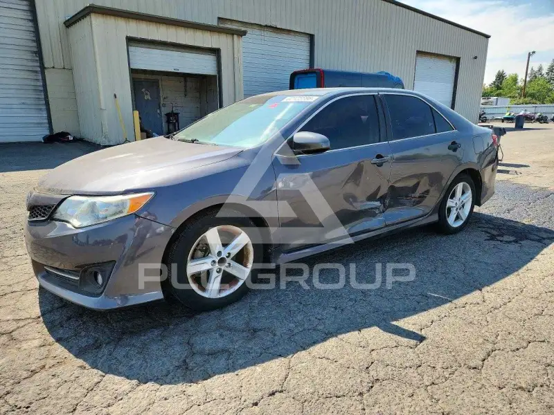 2013 Toyota CAMRY фото