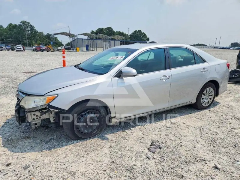 2013 Toyota CAMRY фото