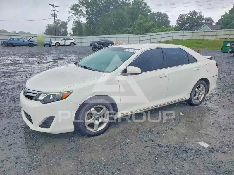 2013 Toyota CAMRY фото
