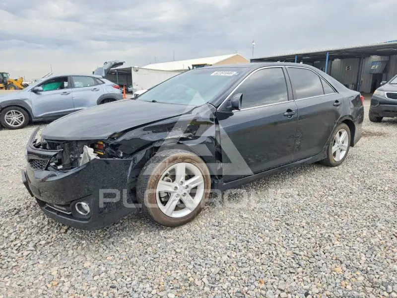 2013 Toyota CAMRY фото