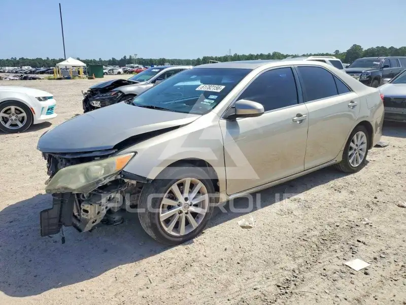 2013 Toyota CAMRY фото
