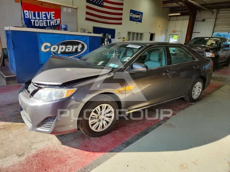 2013 Toyota CAMRY фото