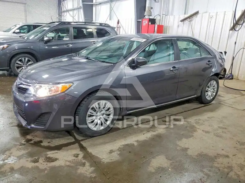 2013 Toyota CAMRY фото