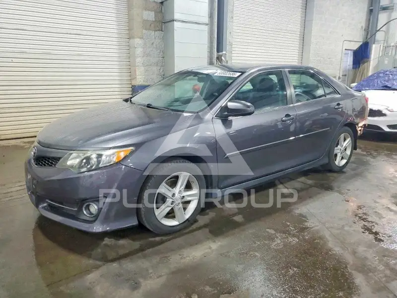 2013 Toyota CAMRY фото