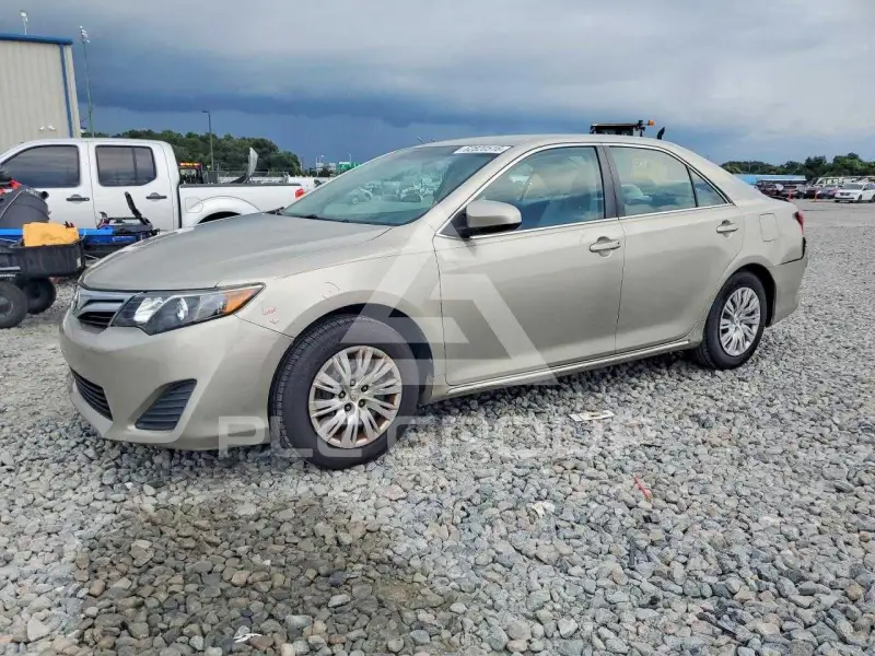 2013 Toyota CAMRY фото