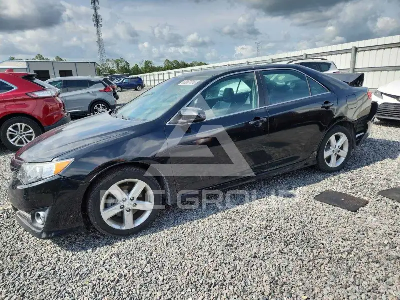 2013 Toyota CAMRY photo