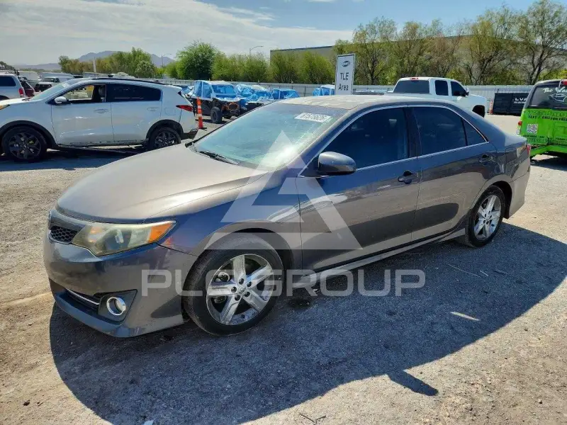 2013 Toyota CAMRY фото