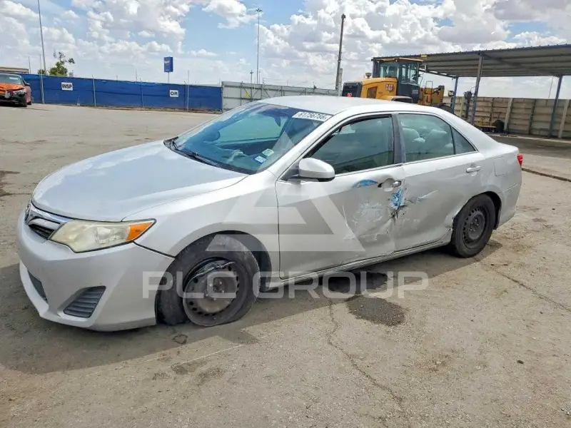 2013 Toyota CAMRY фото