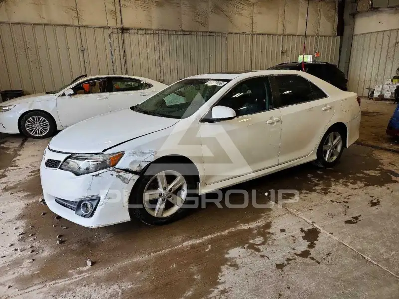 2013 Toyota CAMRY фото