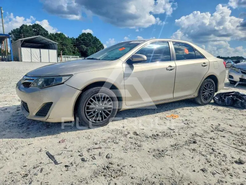 2013 Toyota CAMRY фото
