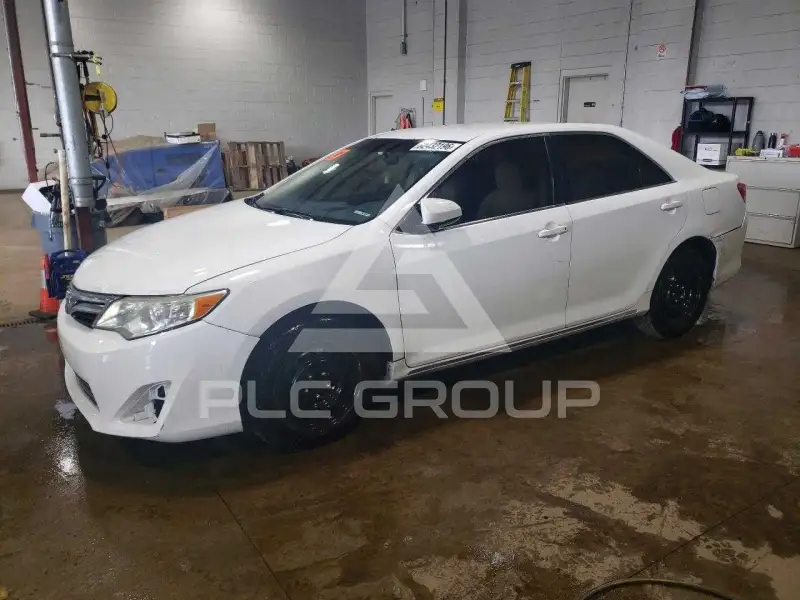 2013 Toyota CAMRY фото