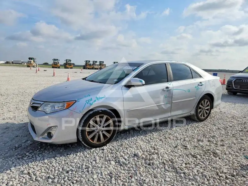 2013 Toyota CAMRY фото