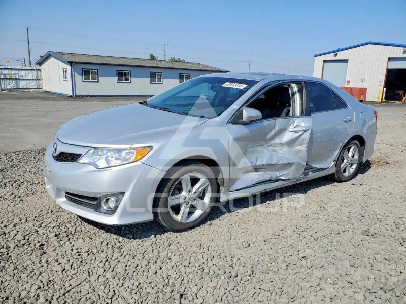 2013 Toyota CAMRY фото