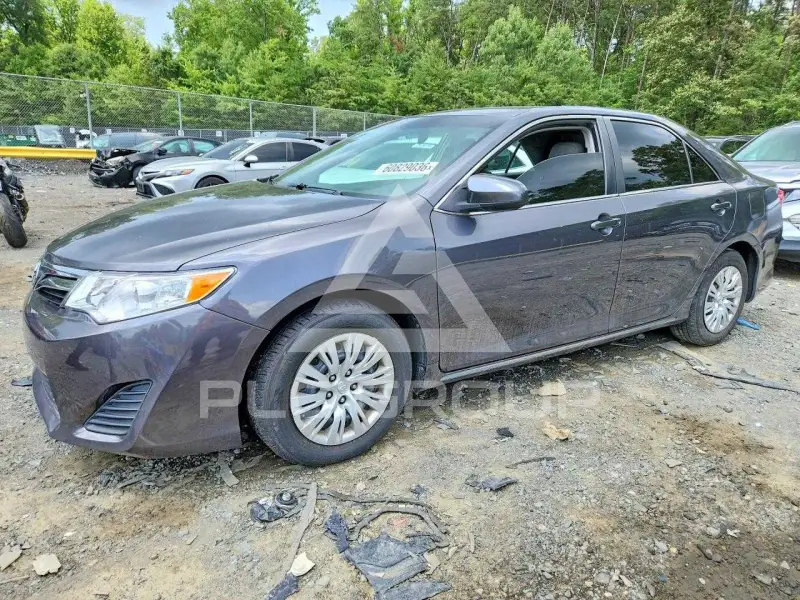 2013 Toyota CAMRY фото