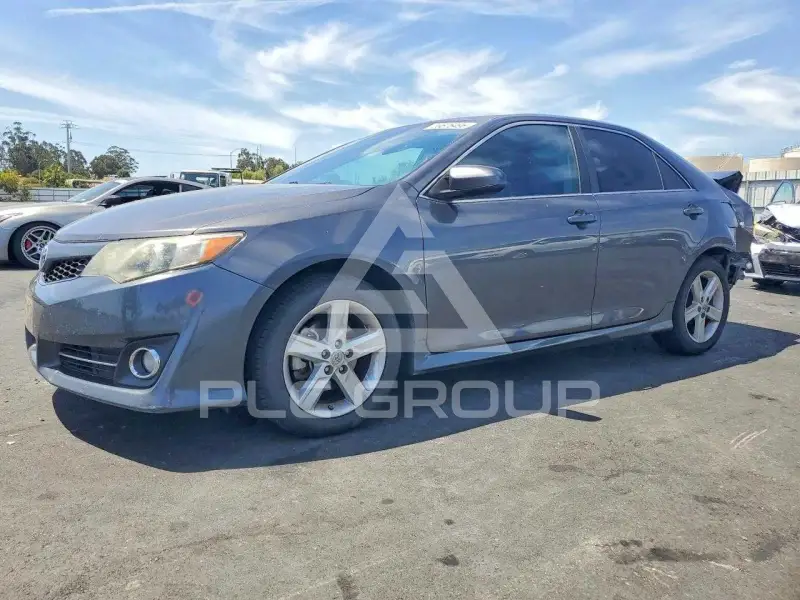 2013 Toyota CAMRY photo
