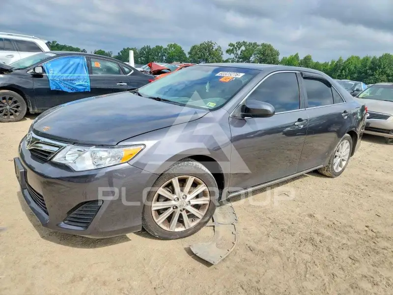 2013 Toyota CAMRY фото