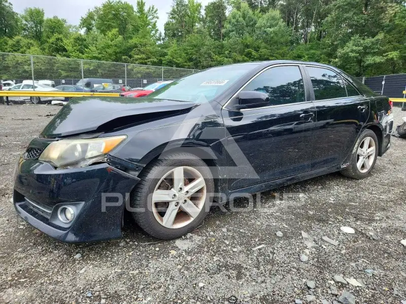 2013 Toyota CAMRY фото