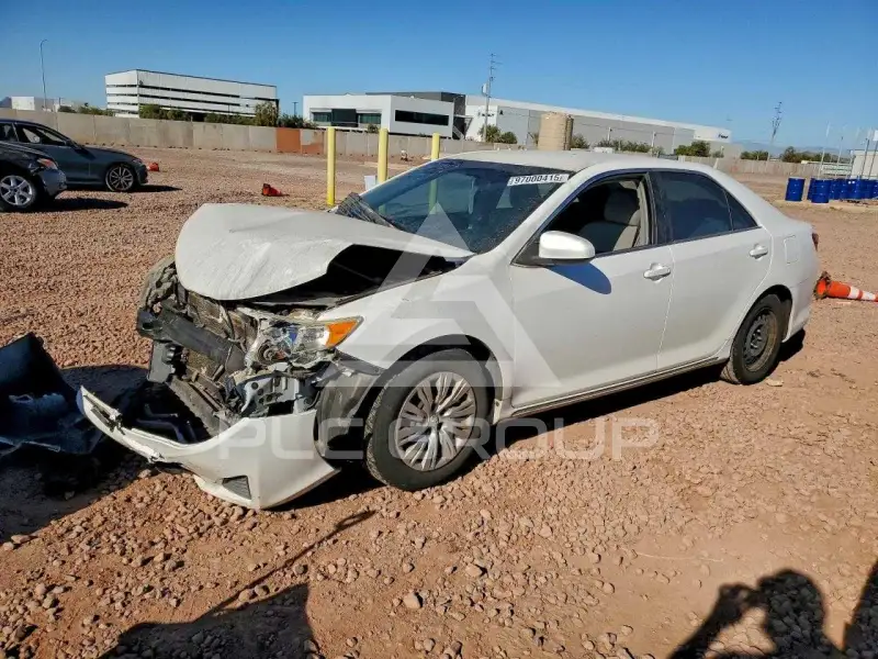 2013 Toyota CAMRY фото
