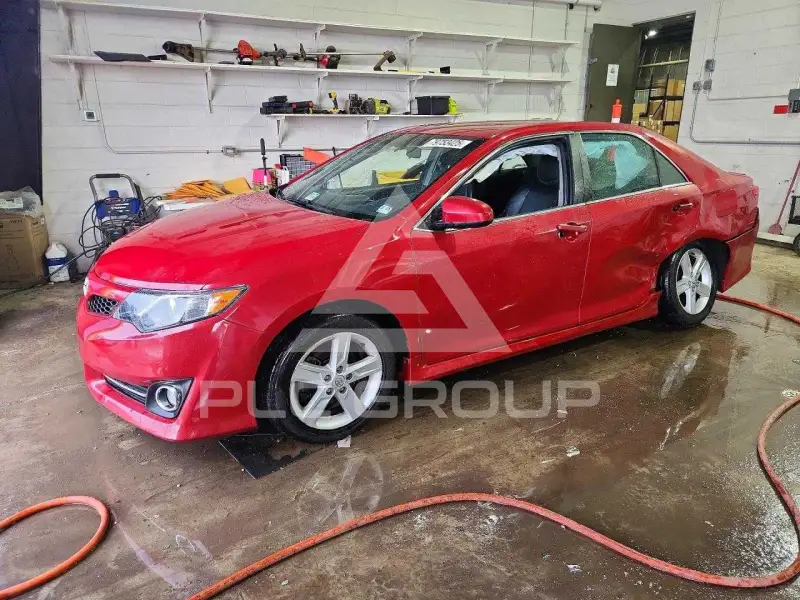 2013 Toyota CAMRY фото
