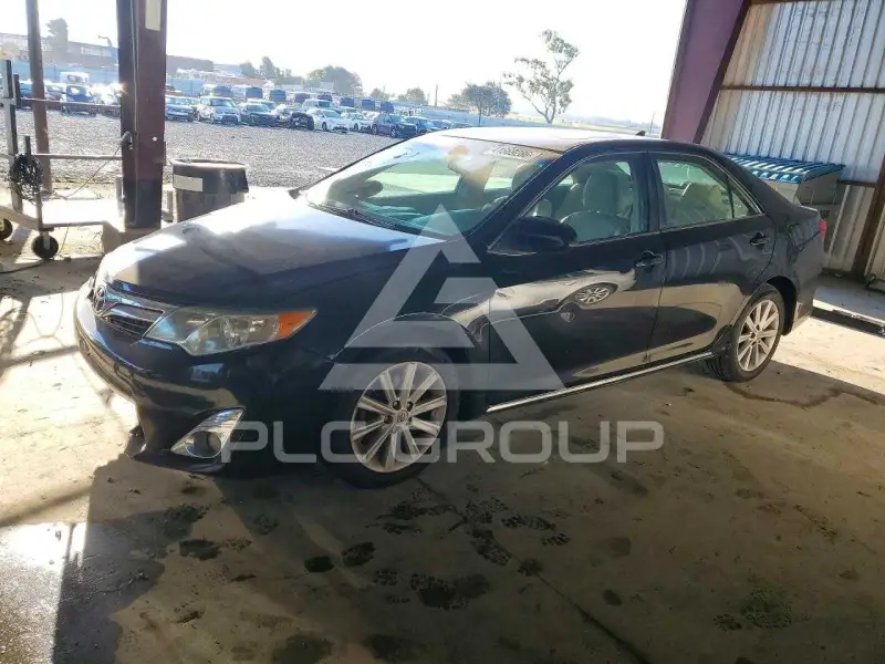2013 Toyota CAMRY фото