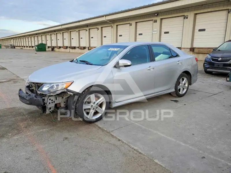 2013 Toyota CAMRY фото