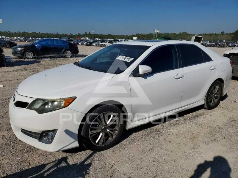 2013 Toyota CAMRY фото