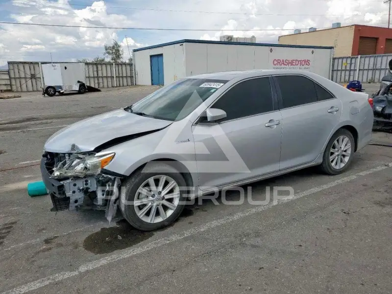 2013 Toyota CAMRY фото