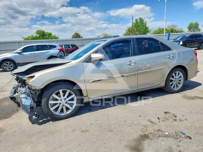 2013 Toyota CAMRY фото