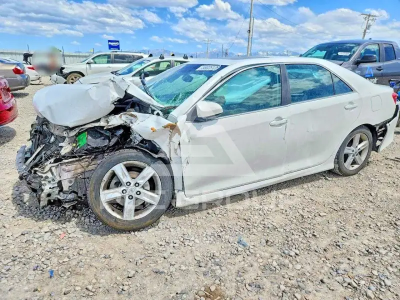 2013 Toyota CAMRY photo