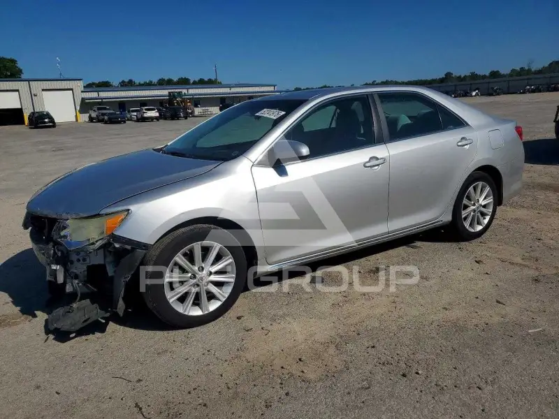 2013 Toyota CAMRY фото